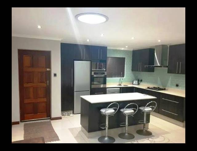 2 BEDROOM TOWNHOUSE RENTED IN HUMEWOOD